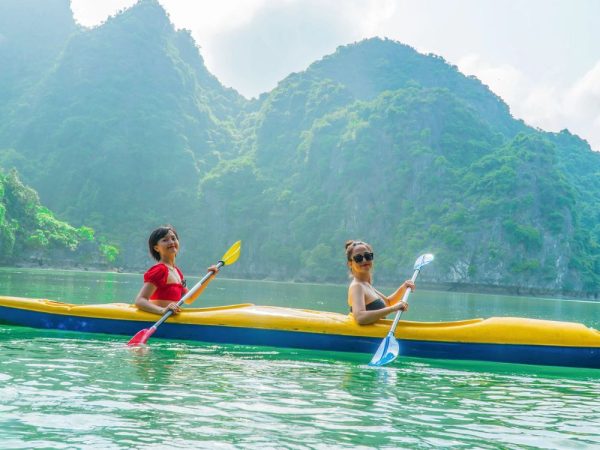 Du thuyền Cát Bà Catamaran 5 sao trên vịnh Lan Hạ