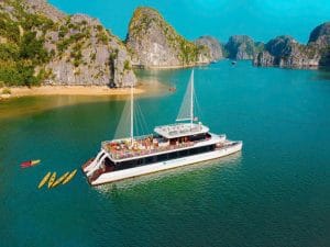 Du thuyền Cát Bà Catamaran 5 sao trên vịnh Lan Hạ