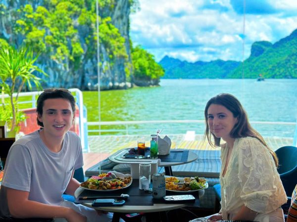 Du thuyền Cát Bà Catamaran 5 sao trên vịnh Lan Hạ