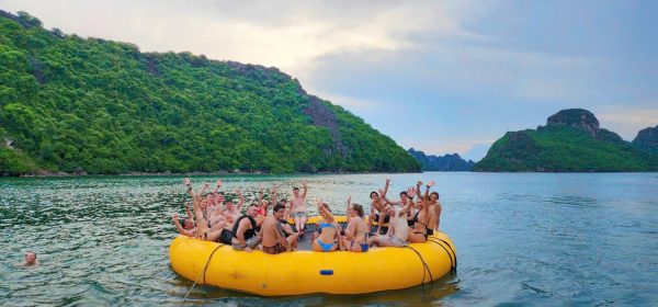 Du thuyền Cát Bà Catamaran 5 sao trên vịnh Lan Hạ