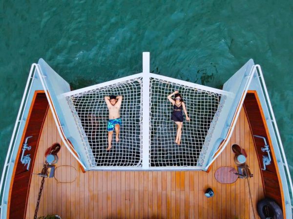 Du thuyền Cát Bà Catamaran 5 sao trên vịnh Lan Hạ