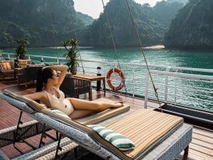 Du thuyền Cát Bà Catamaran 5 sao trên vịnh Lan Hạ