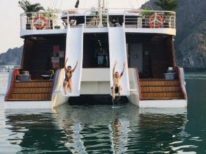 Du thuyền Cát Bà Catamaran 5 sao trên vịnh Lan Hạ