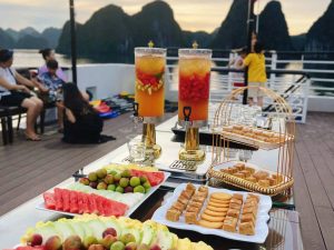 tiệc trà chiều trên du thuyền sea star