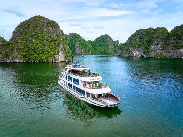 Du thuyền 5 sao Skyway Cát Bà