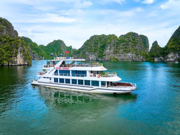 Du thuyền 5 sao Skyway Cát Bà