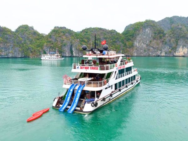 Du thuyền 5 sao Skyway Cát Bà