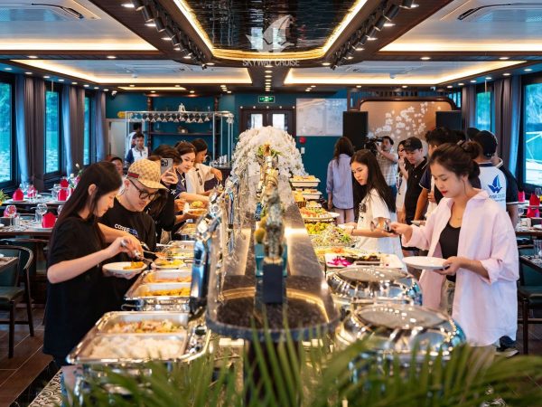 Du thuyền 5 sao Skyway Cát Bà