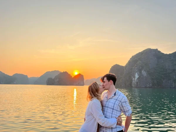 tour vịnh lan hạ nửa ngày - ngắm hoàng hôn tàu daiichi cruise