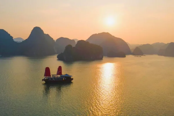 tour vịnh lan hạ nửa ngày - ngắm hoàng hôn tàu daiichi cruise