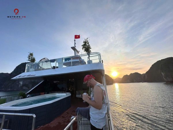 Tour Bình Minh Vịnh Lan Hạ