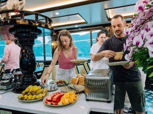 cat ba bonita cruise activities 10