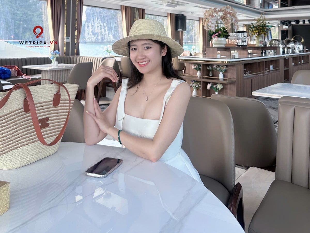 Du Thuyền Aroma Roza Cruise Cát Bà