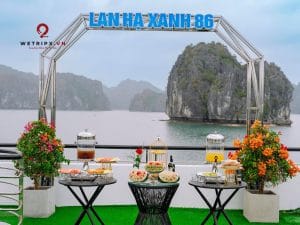 Tiệc trà chiều ngắm hoàng hôn trên du thuyền